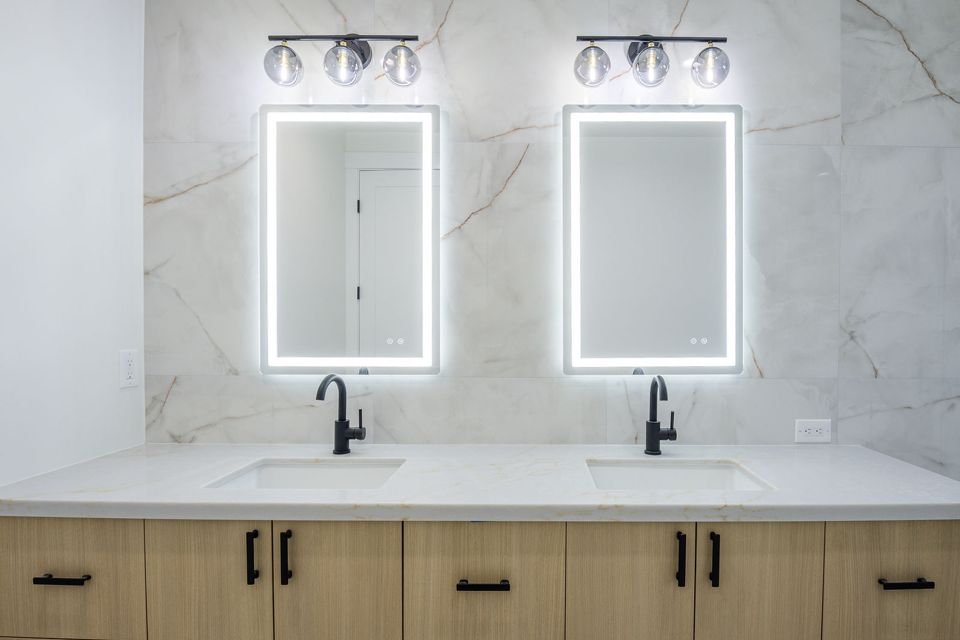 Double vanity, San Carlos